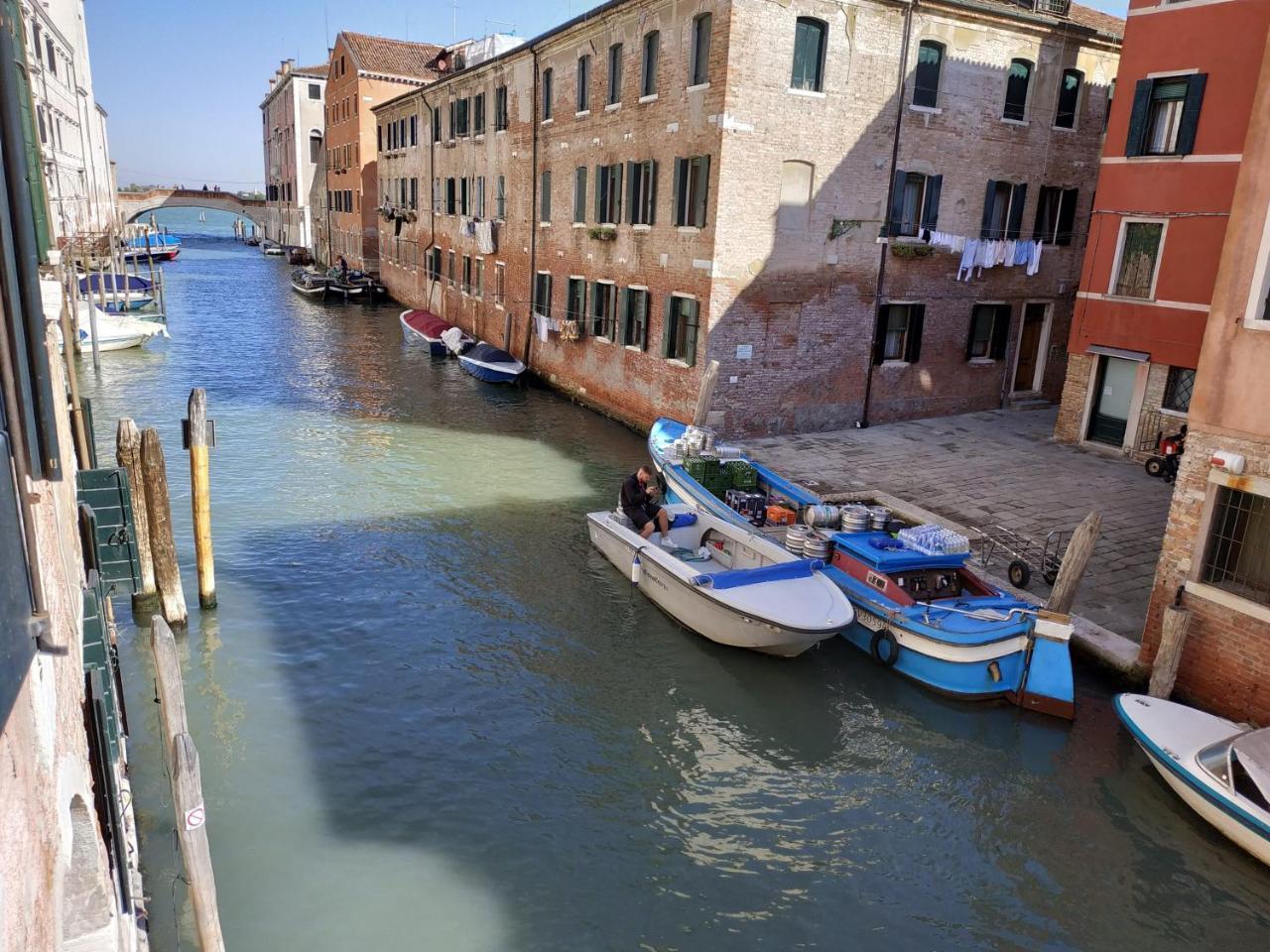 Junior Suite con Bagno Privato e Vista Canale